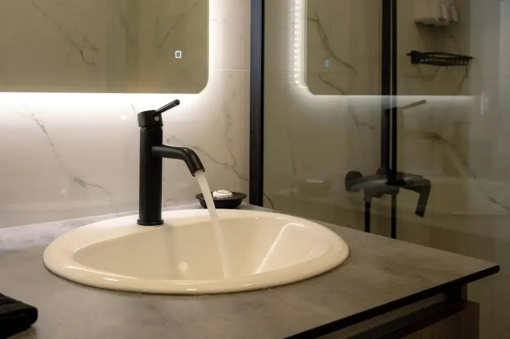 Peacock's Apartments