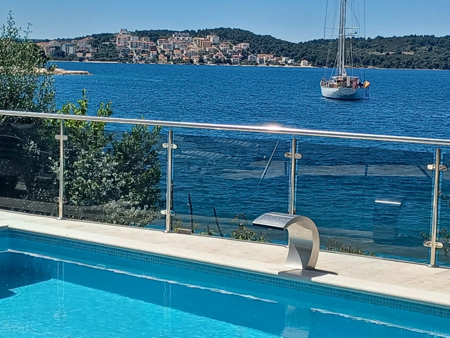 Apartment Marija - 10 m from pebble beach: A2 Trogir, Riviera Trogir