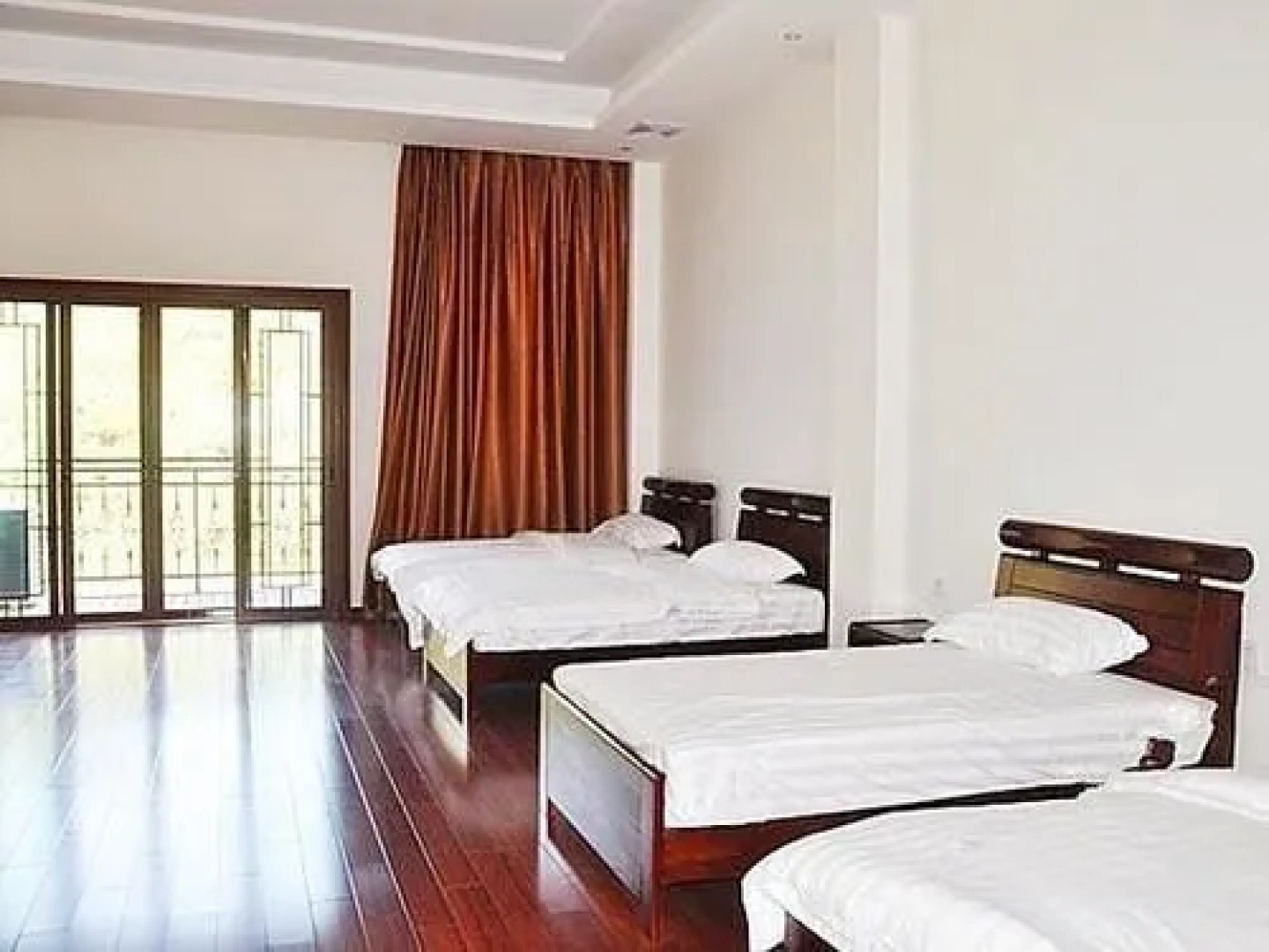 Wuyuan Huayuan Mountain Villa