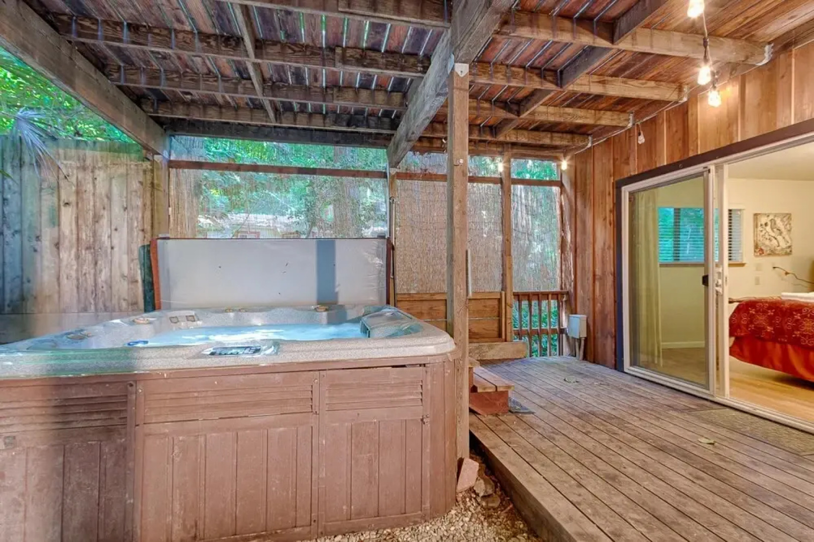 Moon River Redwoods Hot Tub BBQ Game Room Close to River