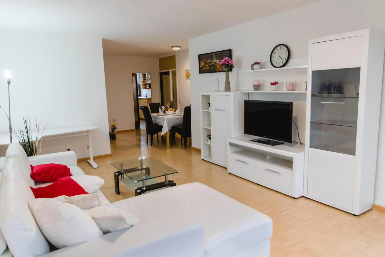 Luxury flat between Cologne and Bonn, shuttle from/to airport, trade fair, train station and Phantasy Land Bruhl