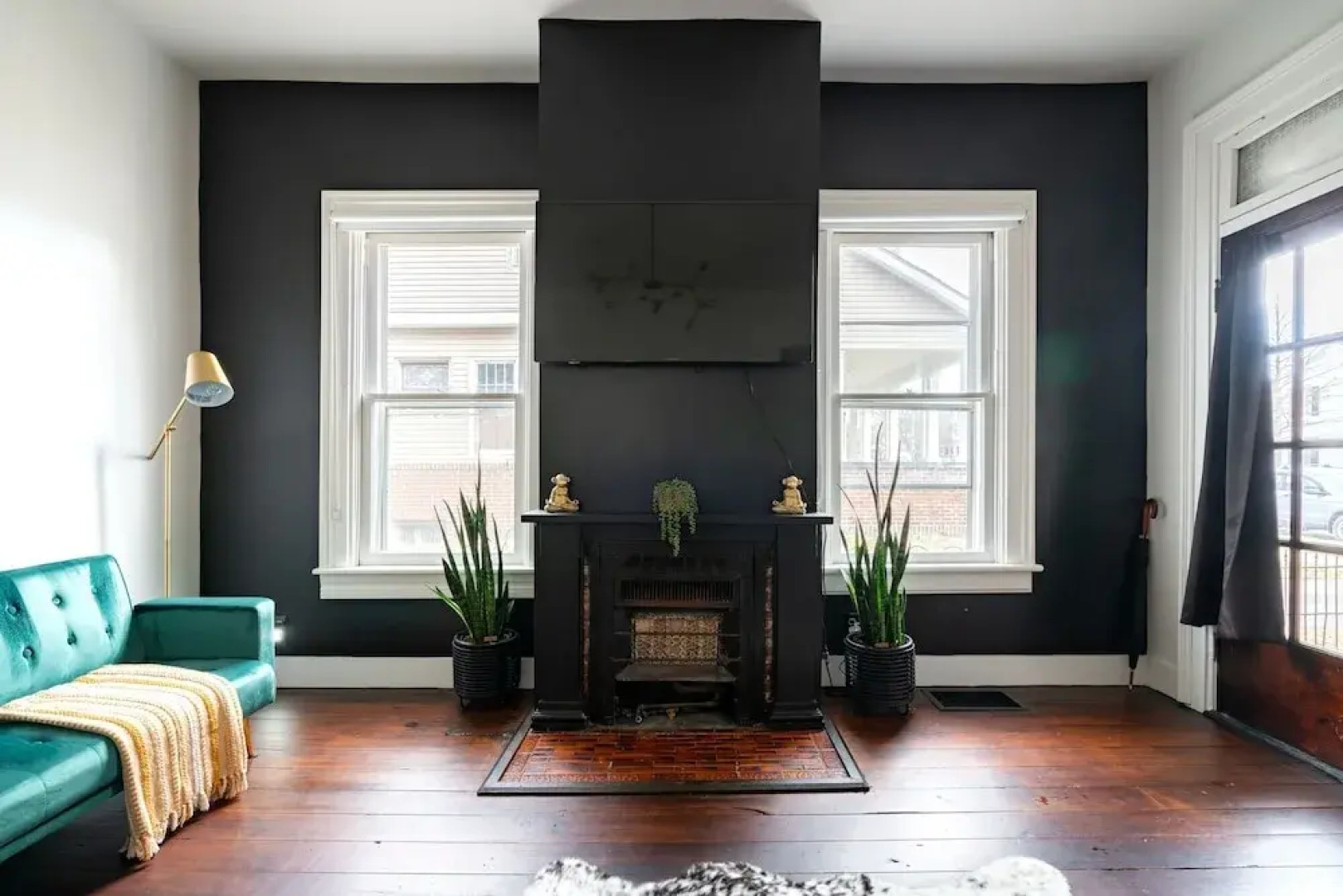 Prime Location Top Rated Clean Parking Free