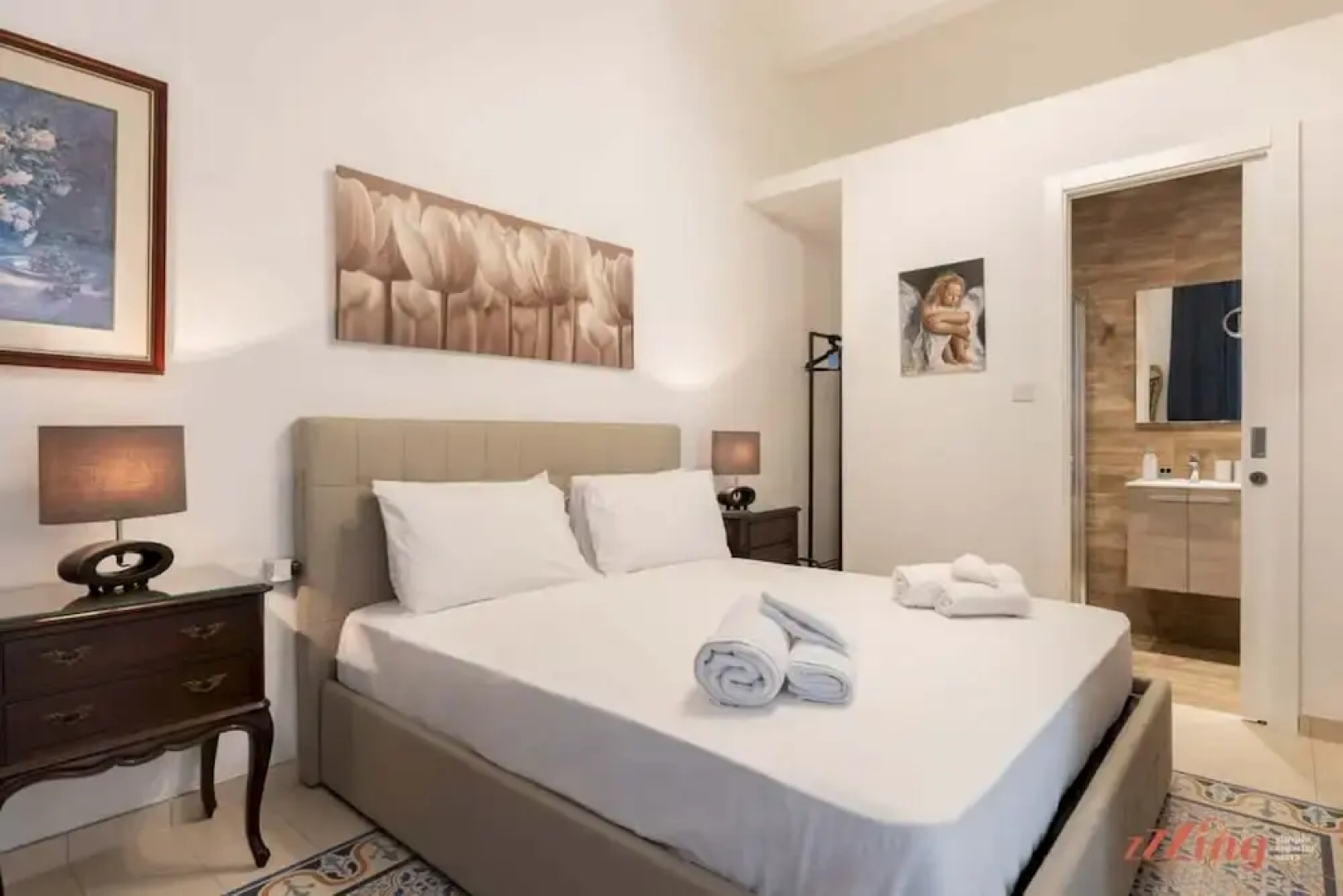 Apartment w Traditional Maltese Balcony in Valletta