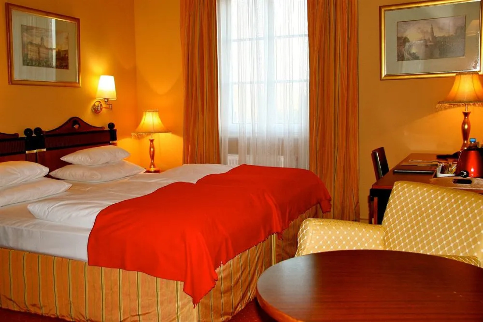 Pałac Alexandrów Wrocław Airport