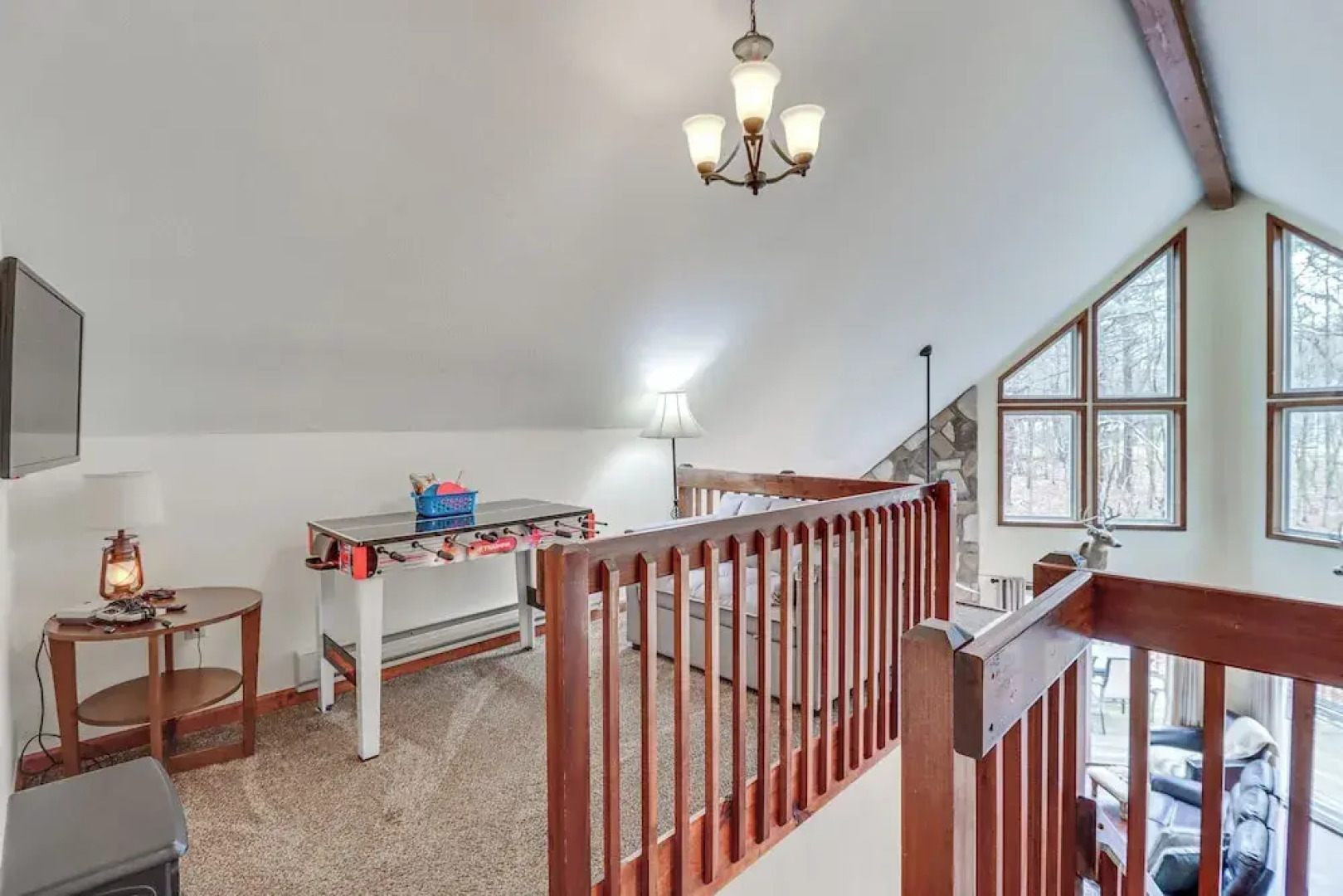 Serene Poconos Cabin w/ Hot Tub & Beach Access!