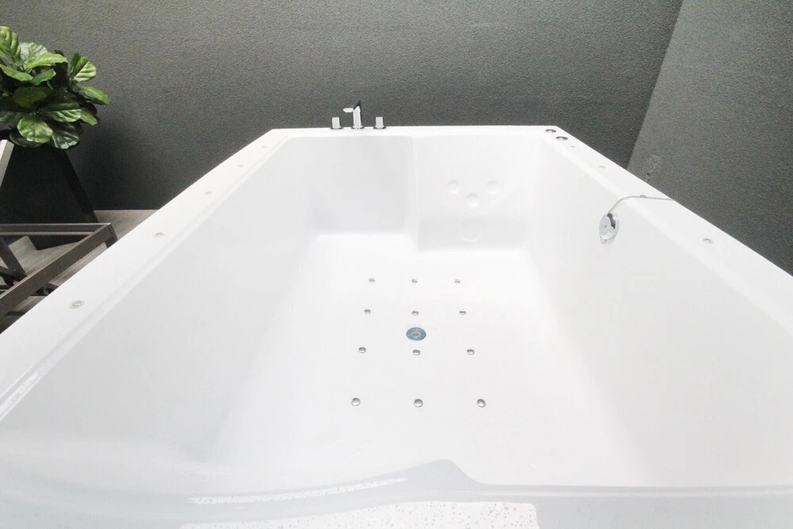 Changwon Jinhae Yongwon Hotel VIN