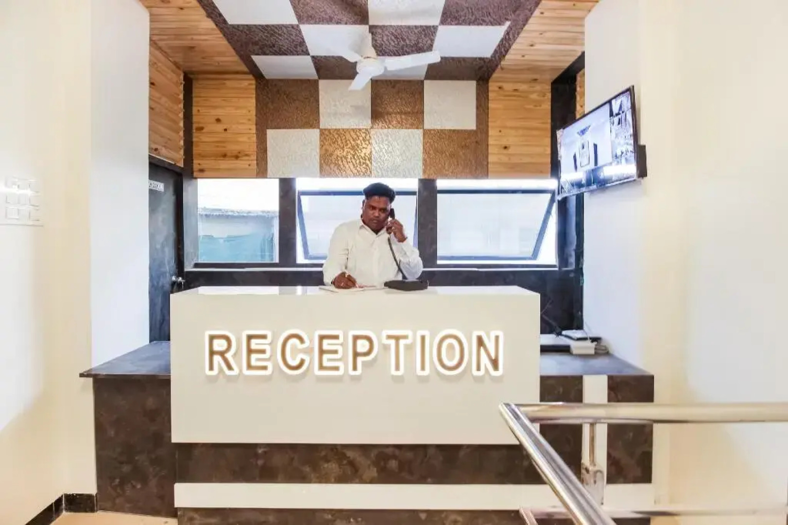 Amardip Lodging by OYO Rooms