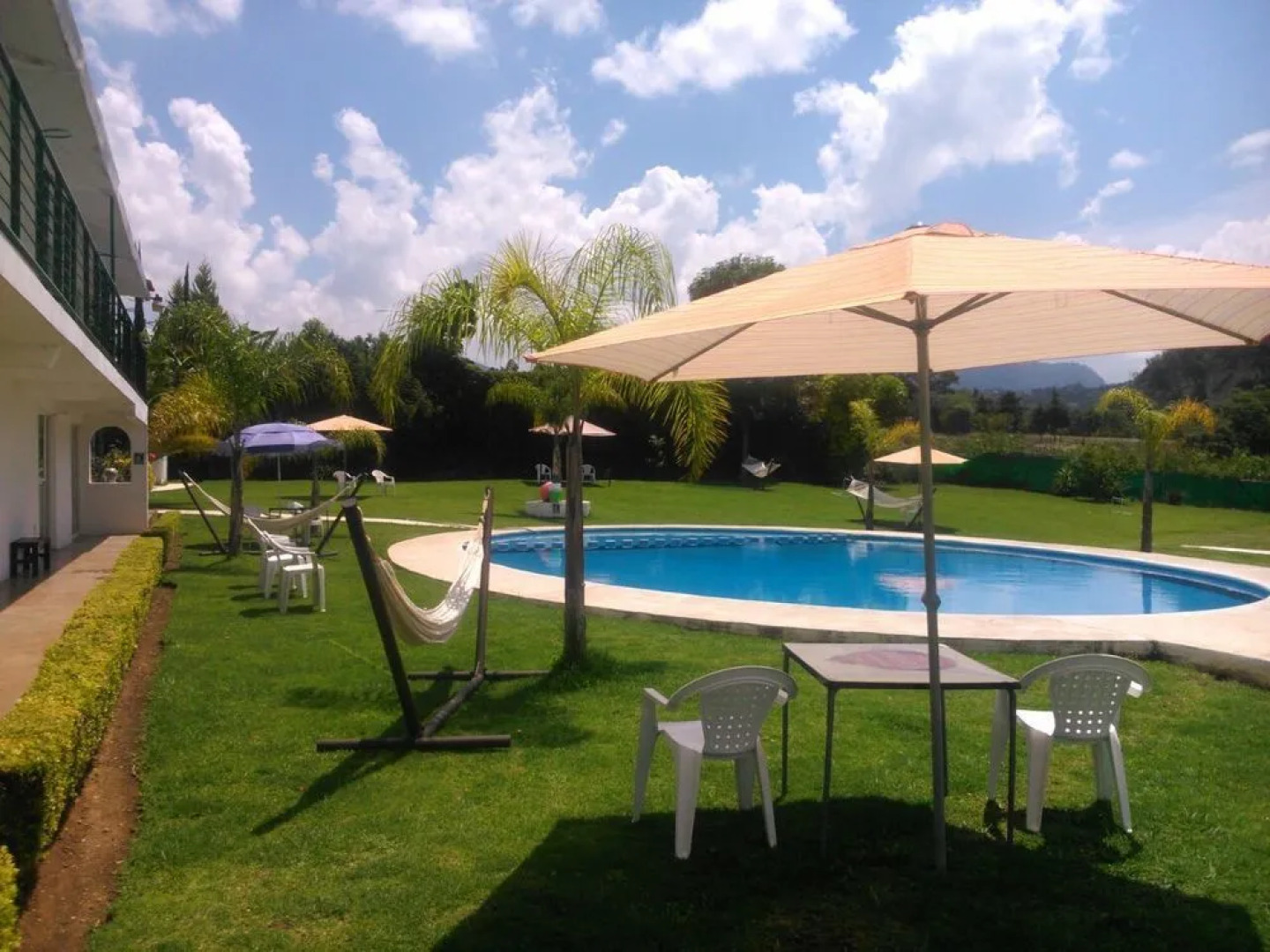 Hotel Brisas del Lago