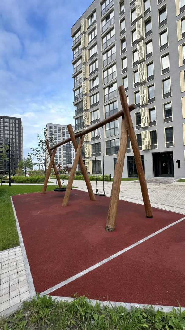 Moon72 (Мун72) на улице Сергея Джанбровского 17