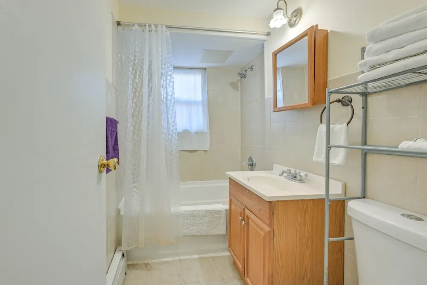 Cozy Bay Shore Condo Near Museums & Outdoor Rec!