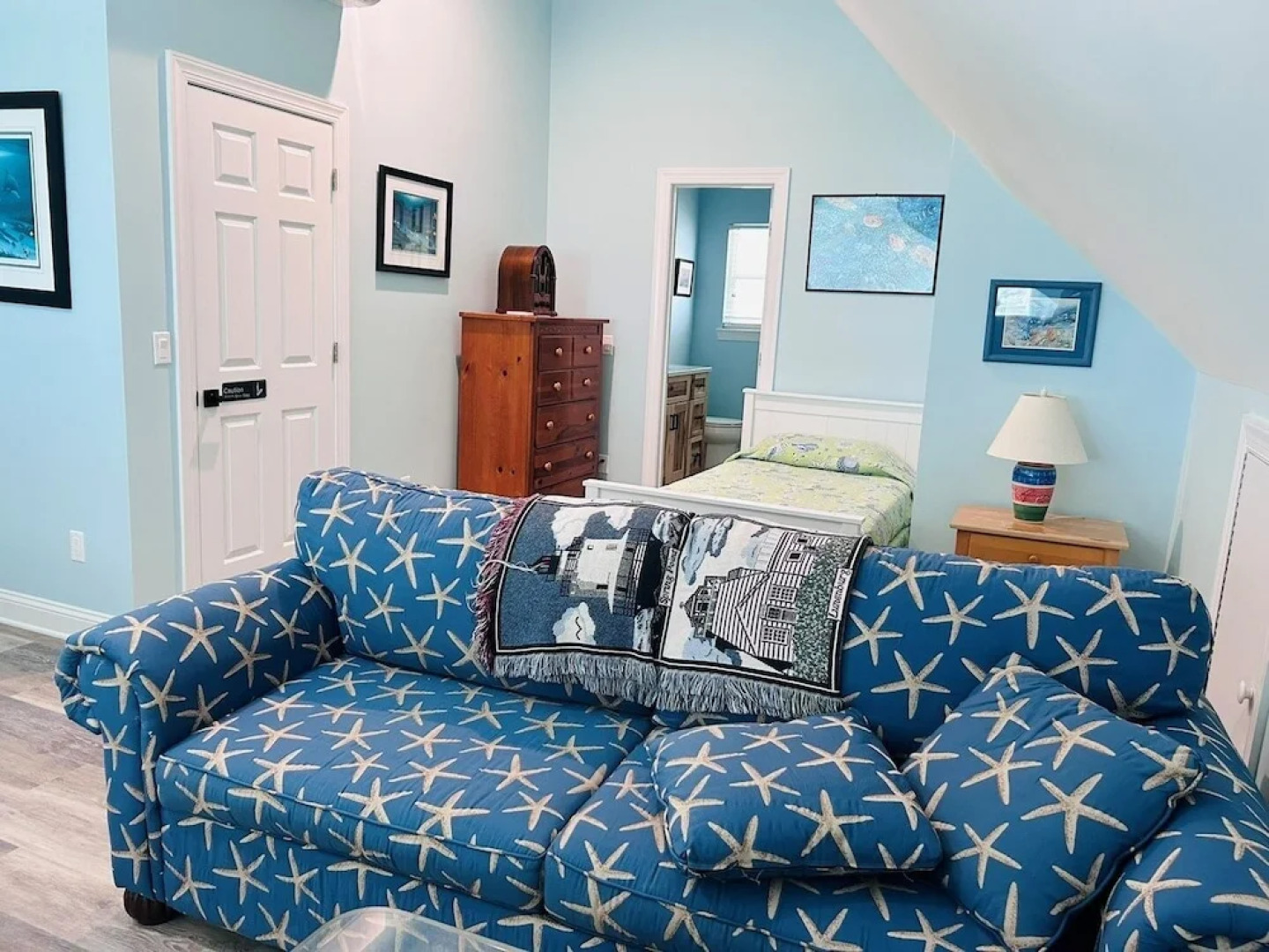 Serenity's Star 4 Bedroom Home by RedAwning