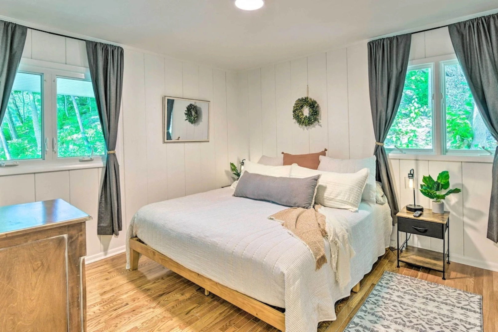 Stylish Franklin Cabin on 6 Private Acres!