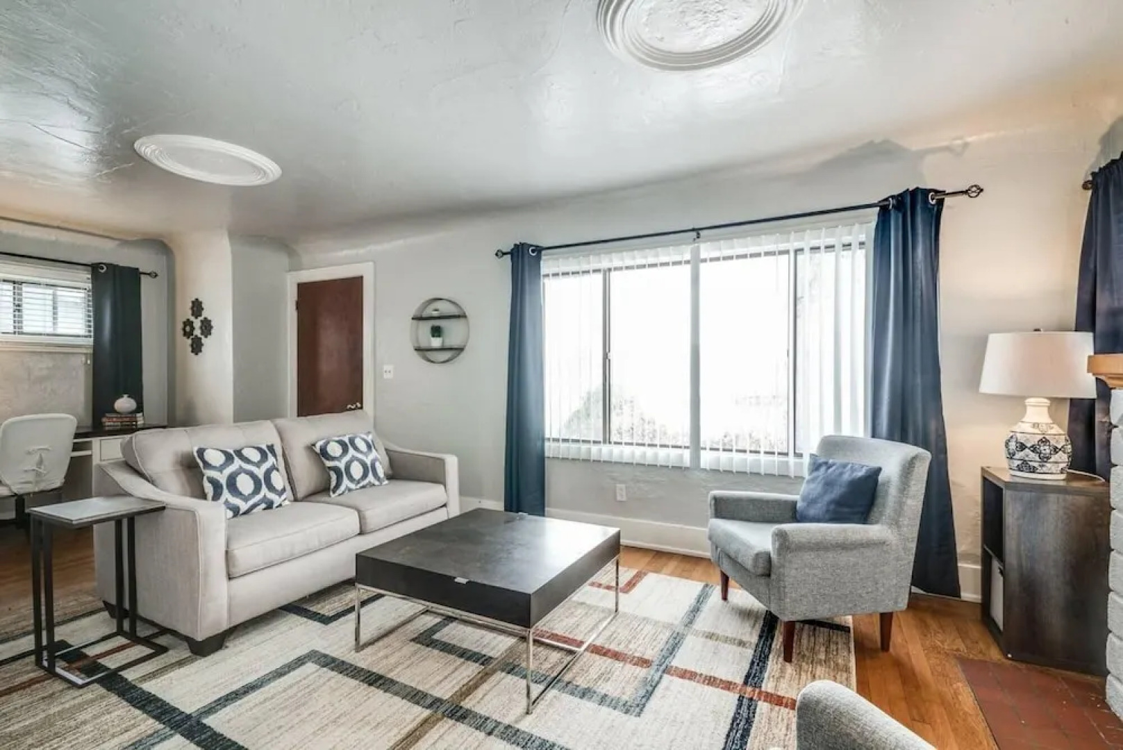 Shiny and Comfortable Oakland House