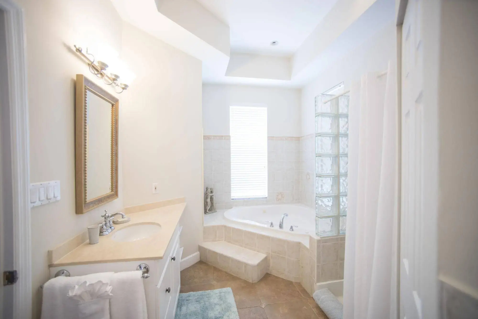 Shangri-La Boutique Bed & Breakfast