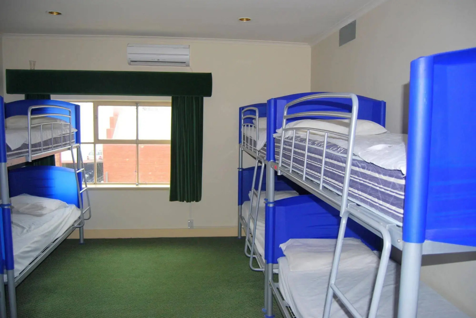 Adelaides Shakespeare Backpackers International Hostel