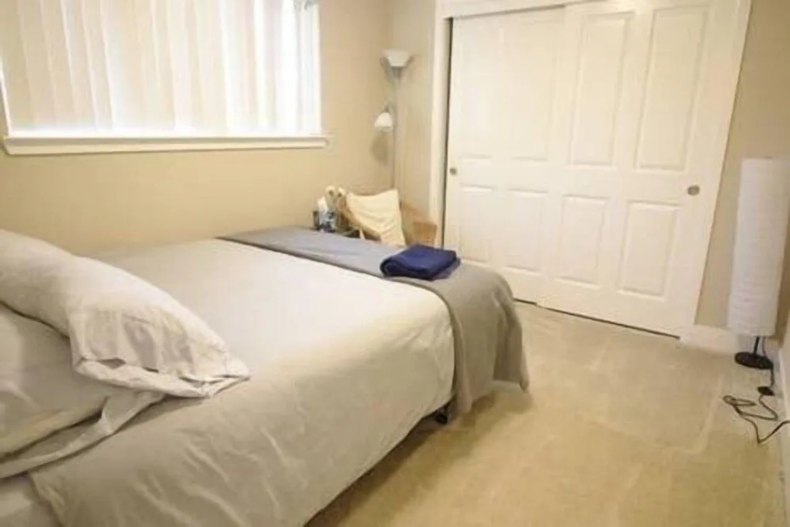 Furnished Washer & Dryer Near HWY 101