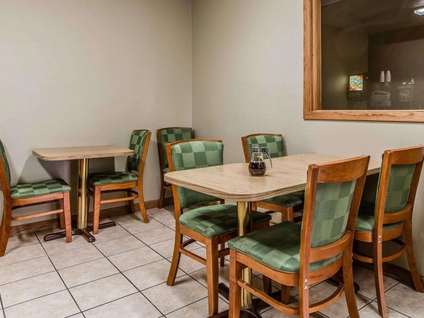 Days Inn by Wyndham Manitowoc