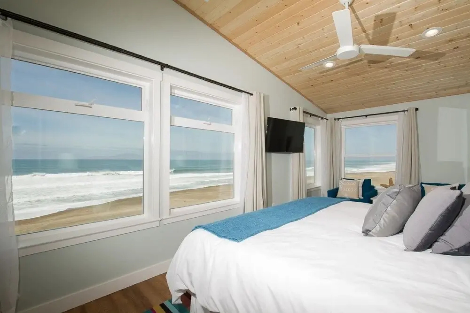 Beach Time 3 Br home by RedAwning