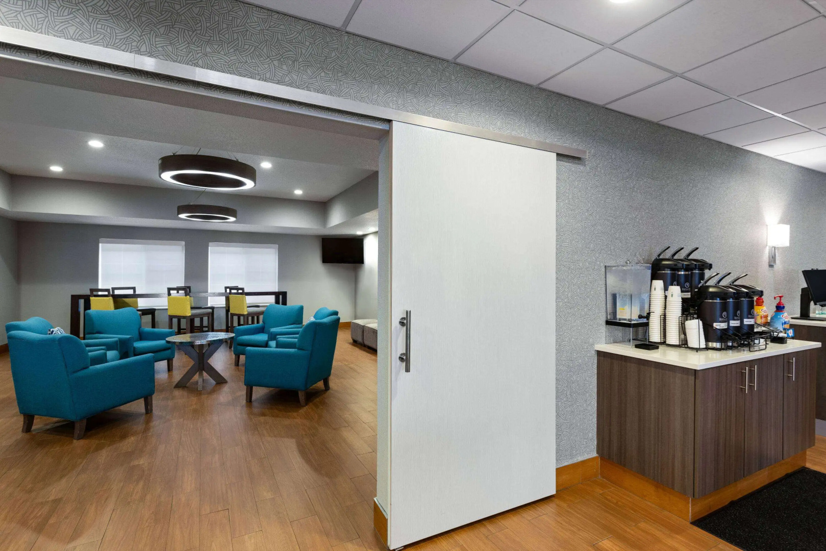 La Quinta Inn and Suites by Wyndham at WaTiki Waterpark