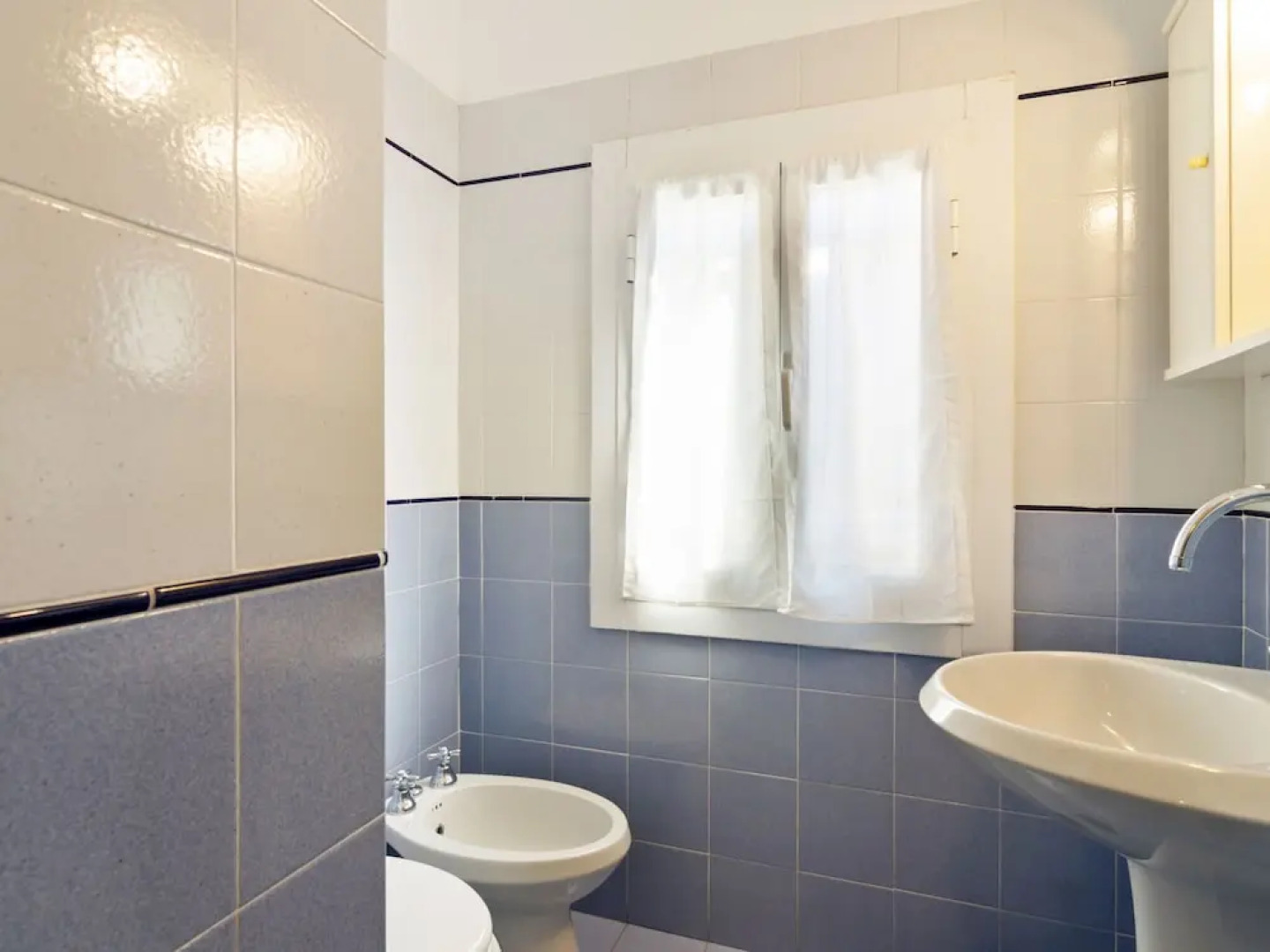 Spacious Apartment in Rapallo with Balcony