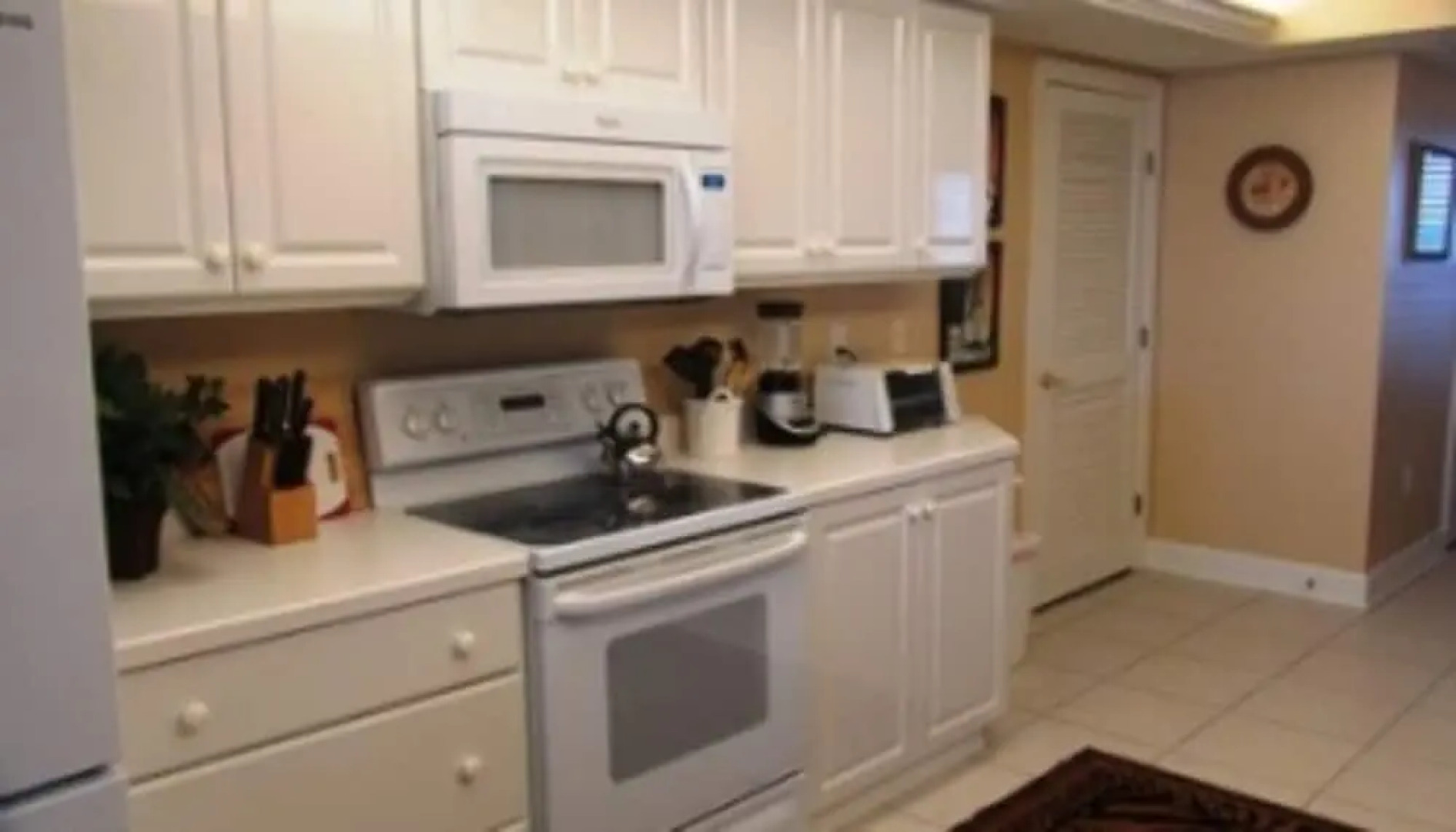 Dimucci Towers Ten 1903 - Great Views from the 19th Floor - 3 BR 3 BA