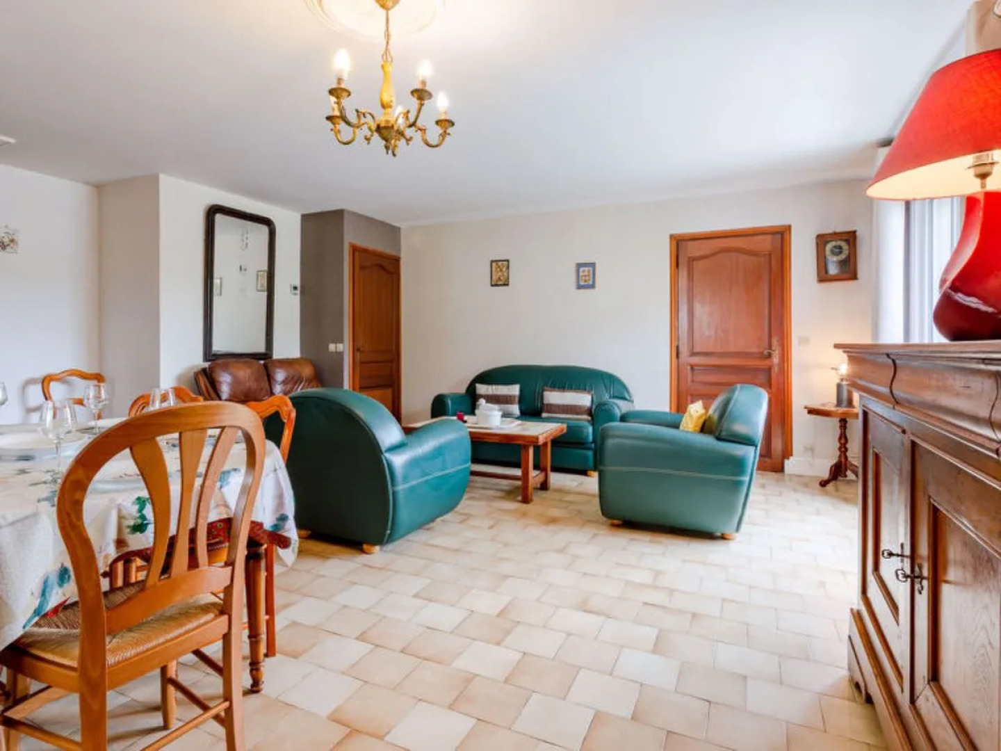 Holiday Home Le Saint Vigor (BAX400)