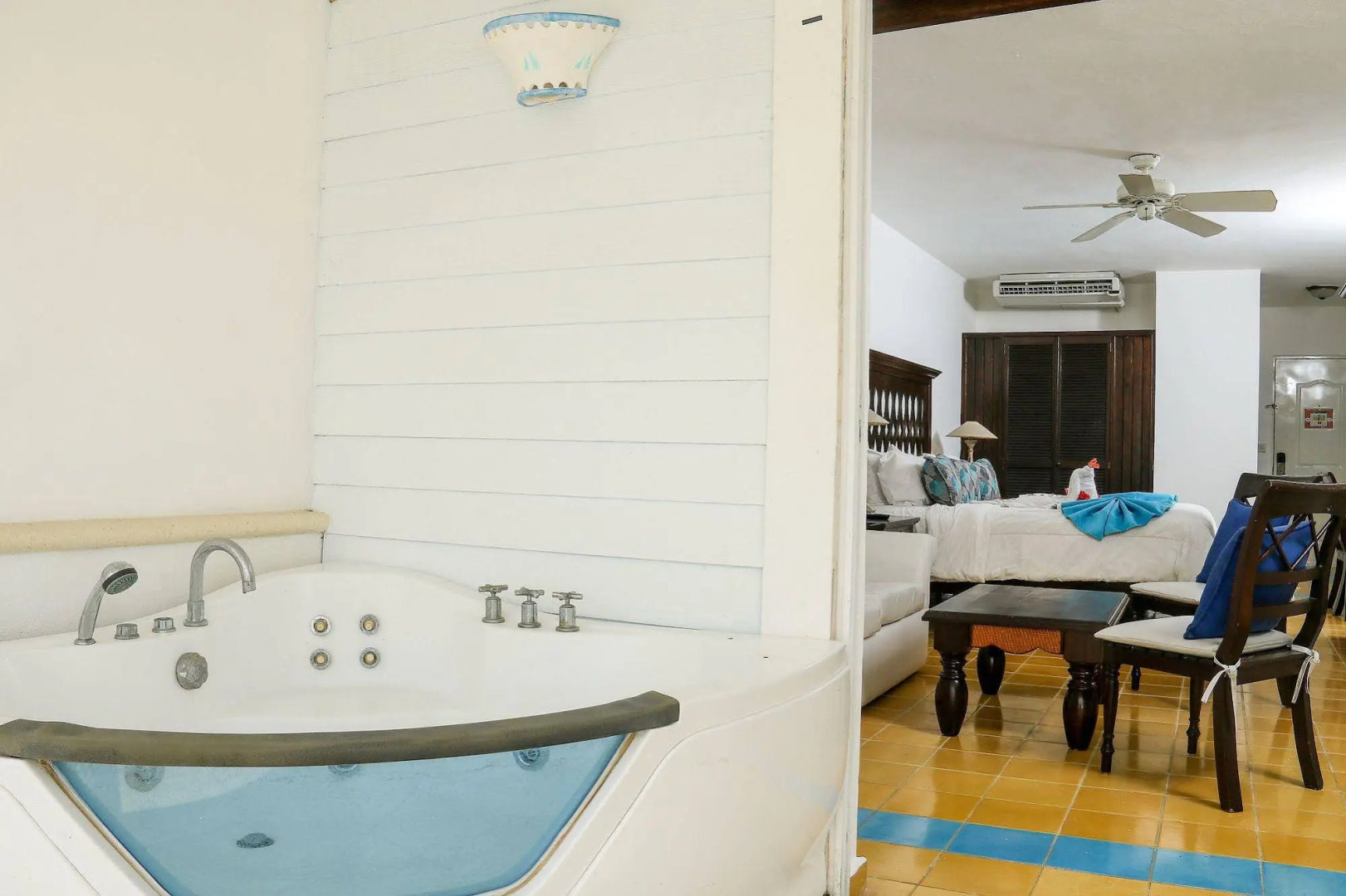 Exxtraordinary Resort - Bellamar