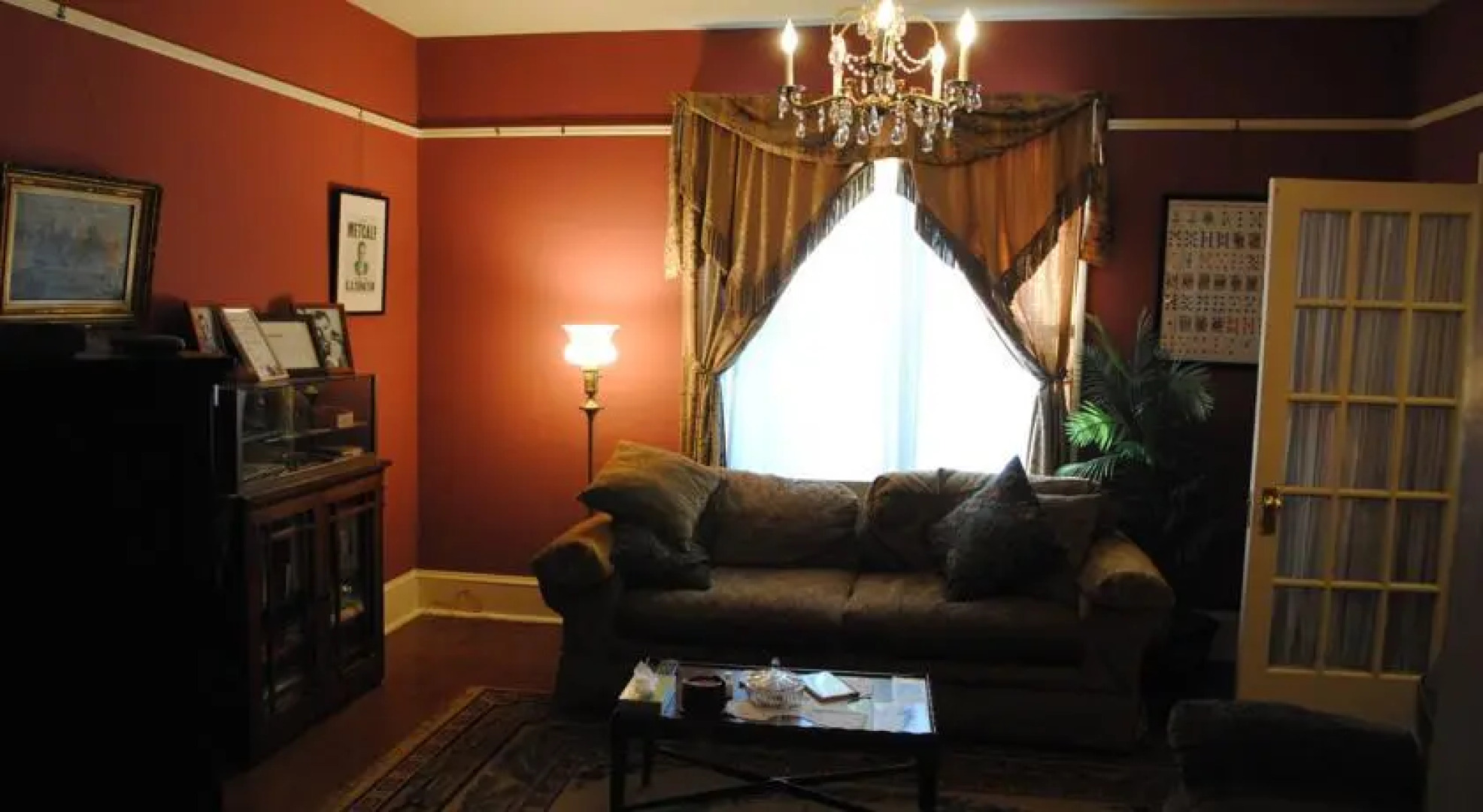 The Sleepy Senator Guest House