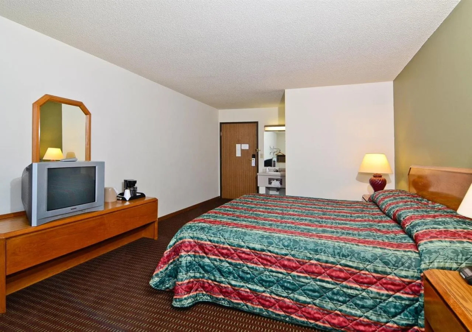 Super 8 by Wyndham Hayward WI