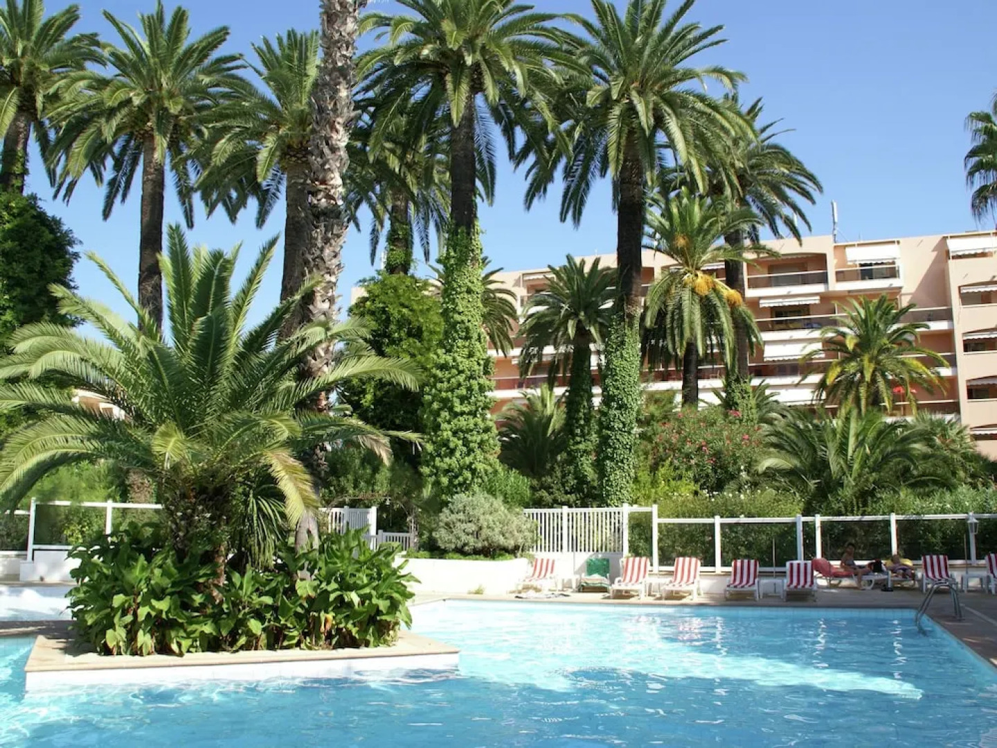 Studio 300 Meters Away From the Lively Beach of Golfe-juan