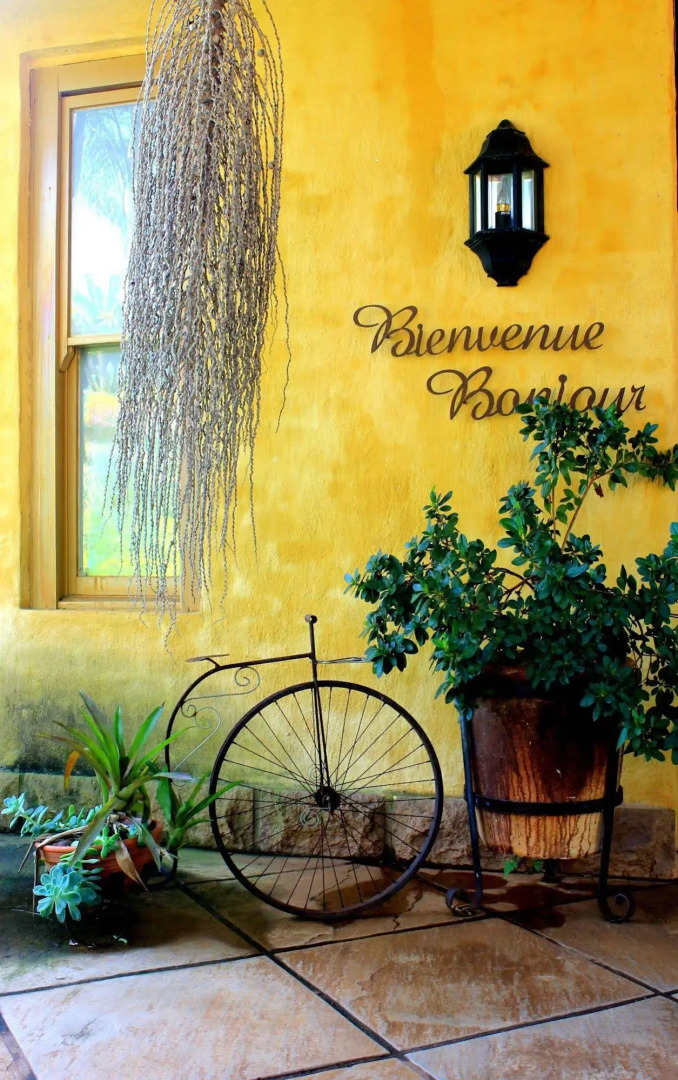 Bambuu Lakeside Lodge