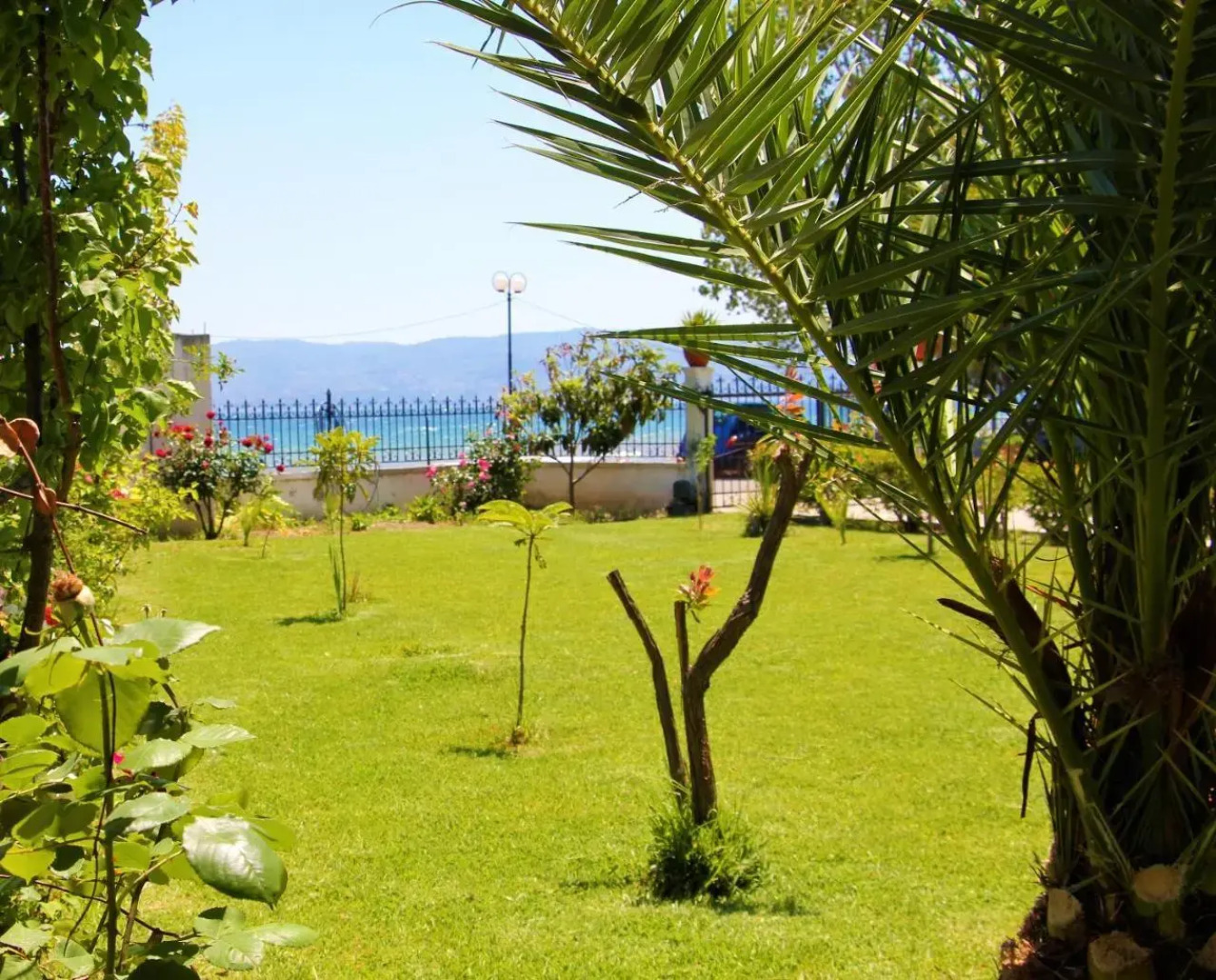 Amarynthos Beachfront Vacation House with garden