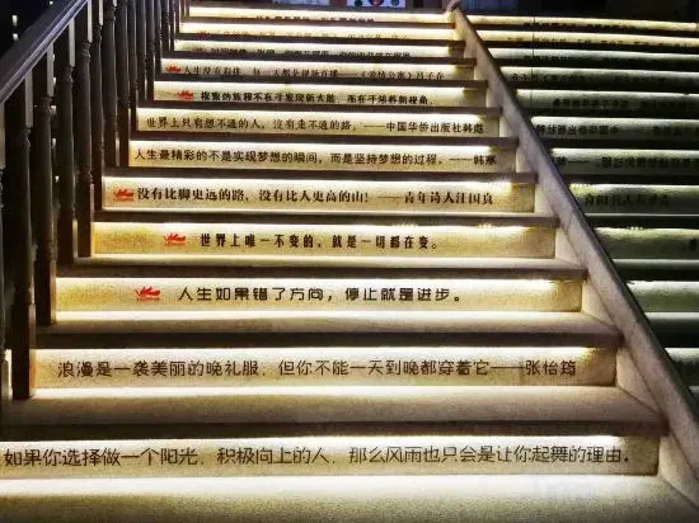 The Taibai Mountain Phoenix Spr Hotel