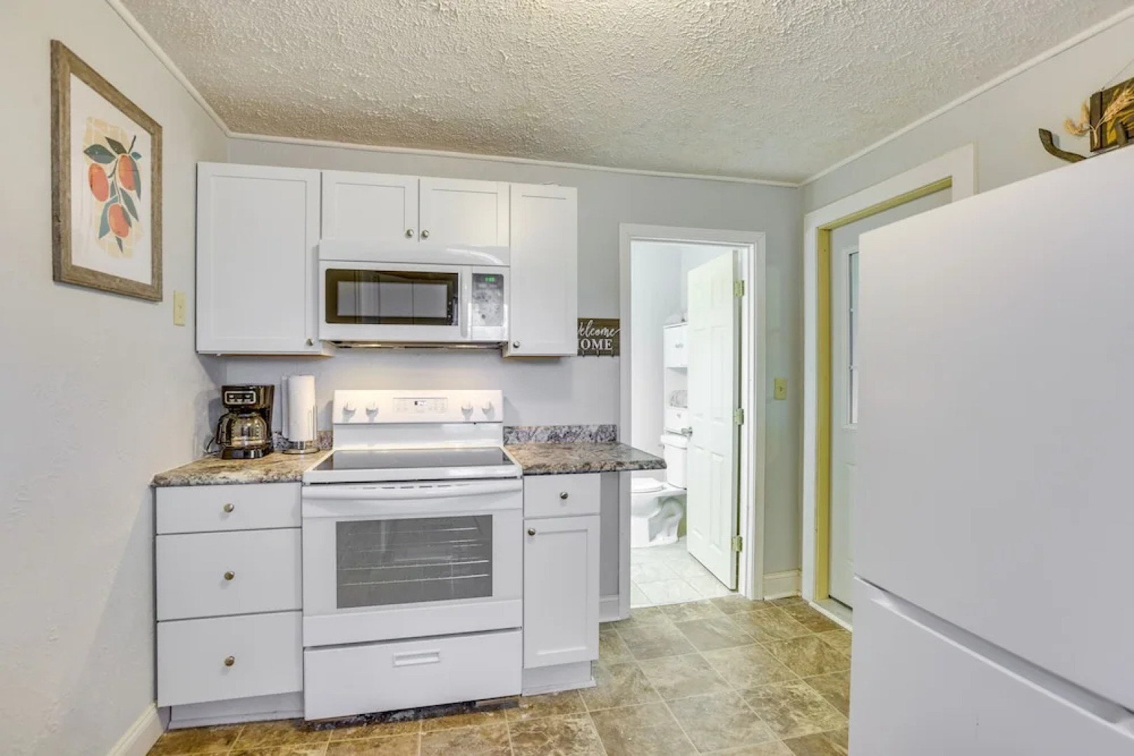 3 Mi to Golf - Beatrice Vacation Home!