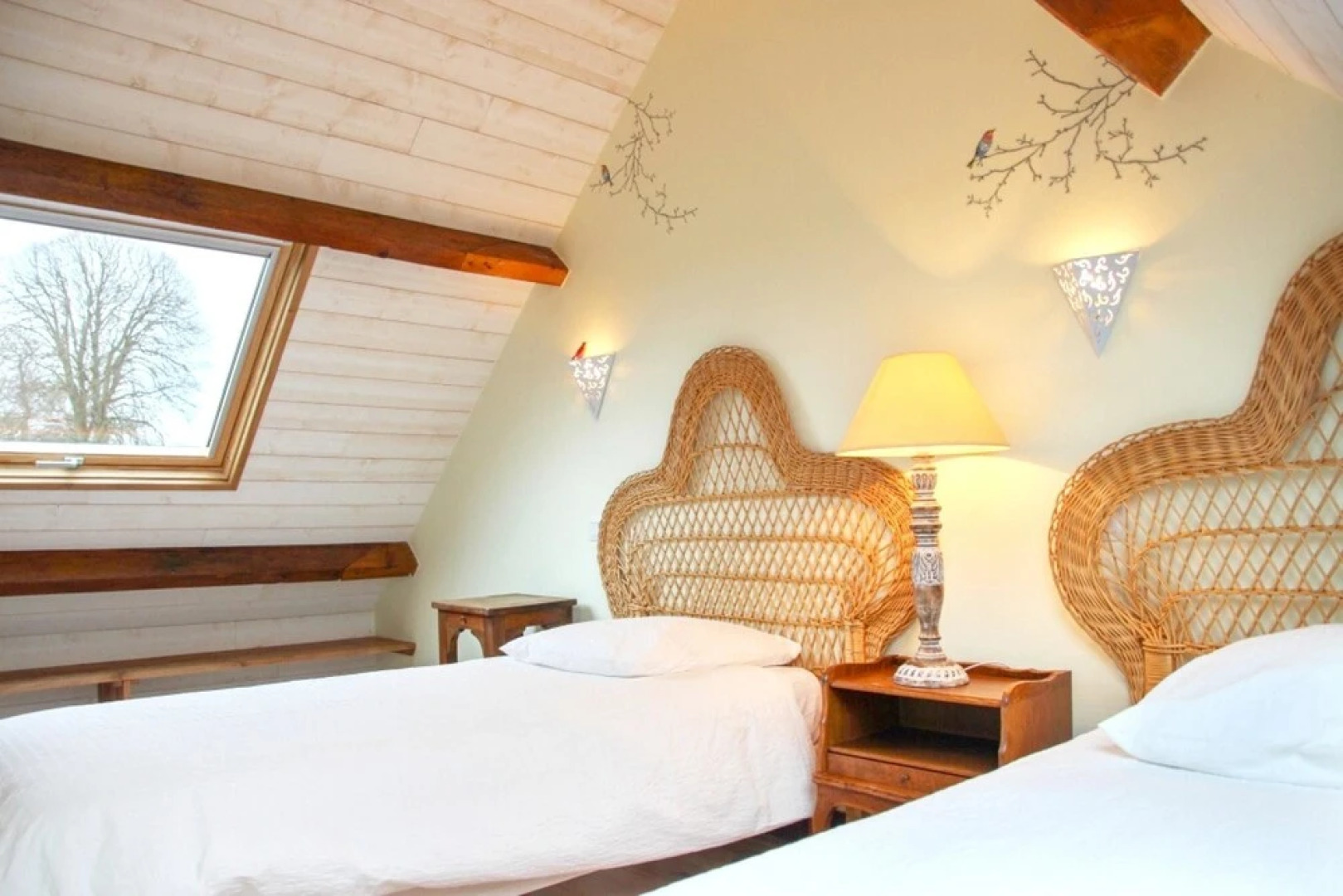 House With 4 Bedrooms in Mosles, With Furnished Garden and Wifi - 5 km