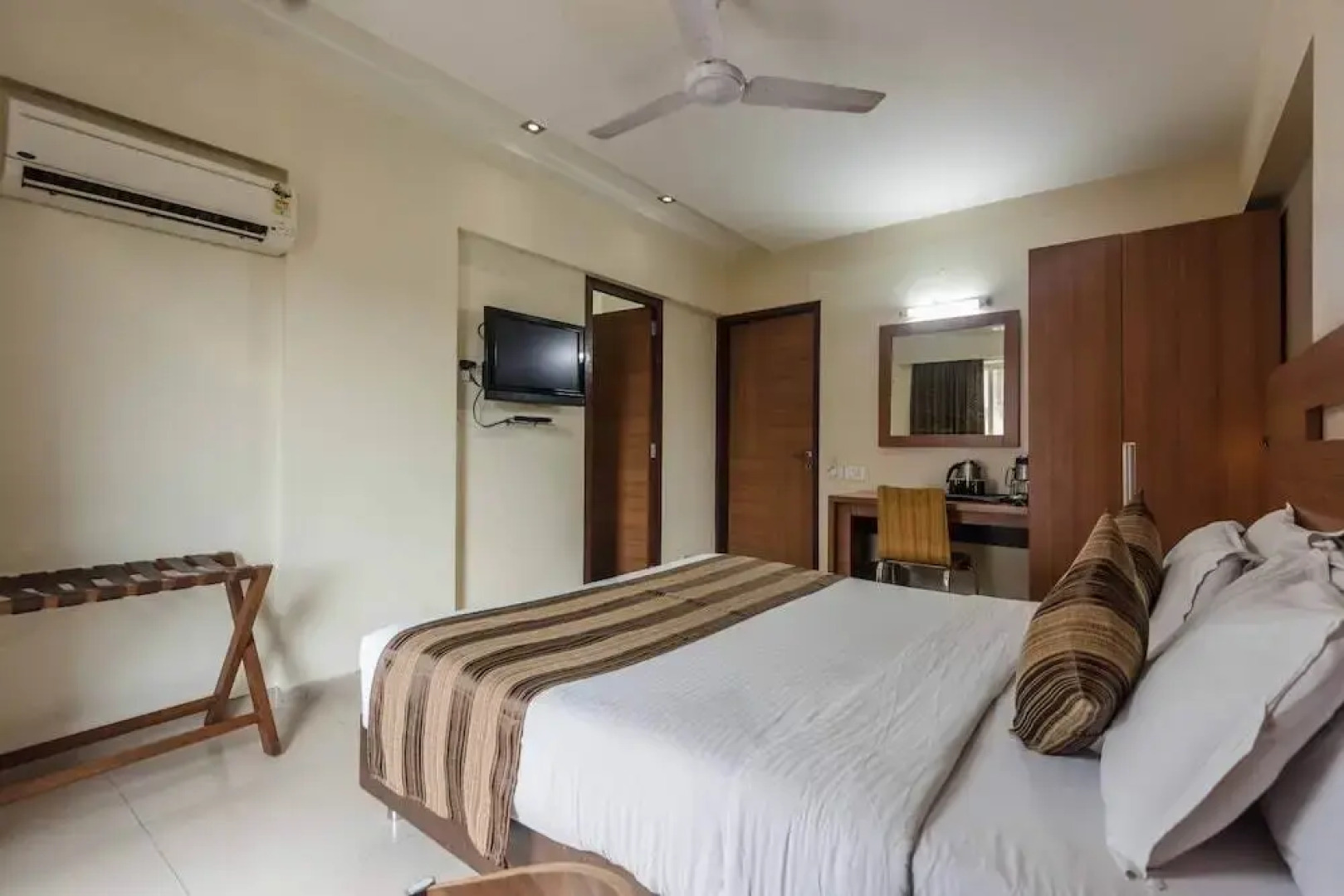 Hotel Tanish Residency