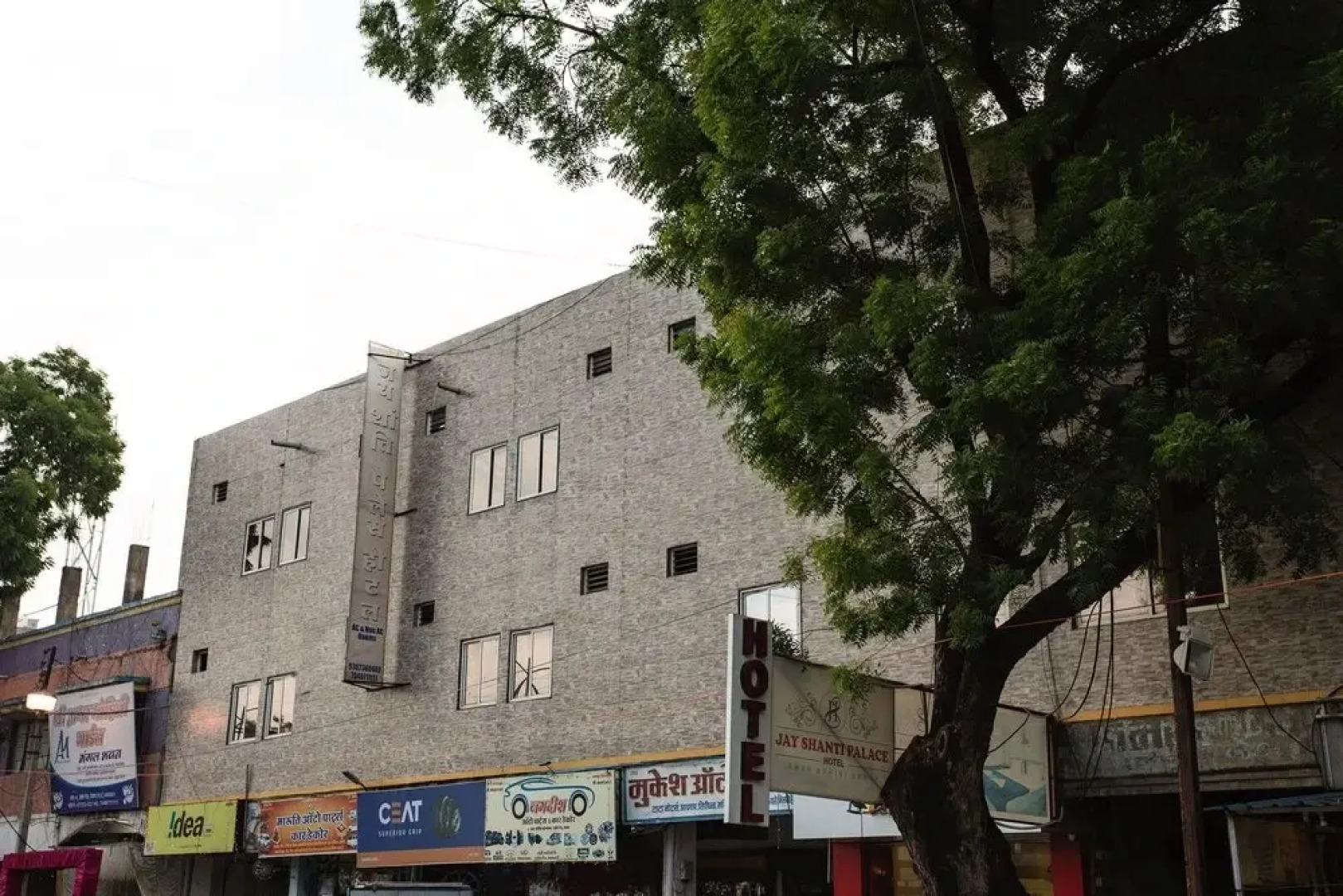 Spot On 23725 Jay Shanti Palace Hotel