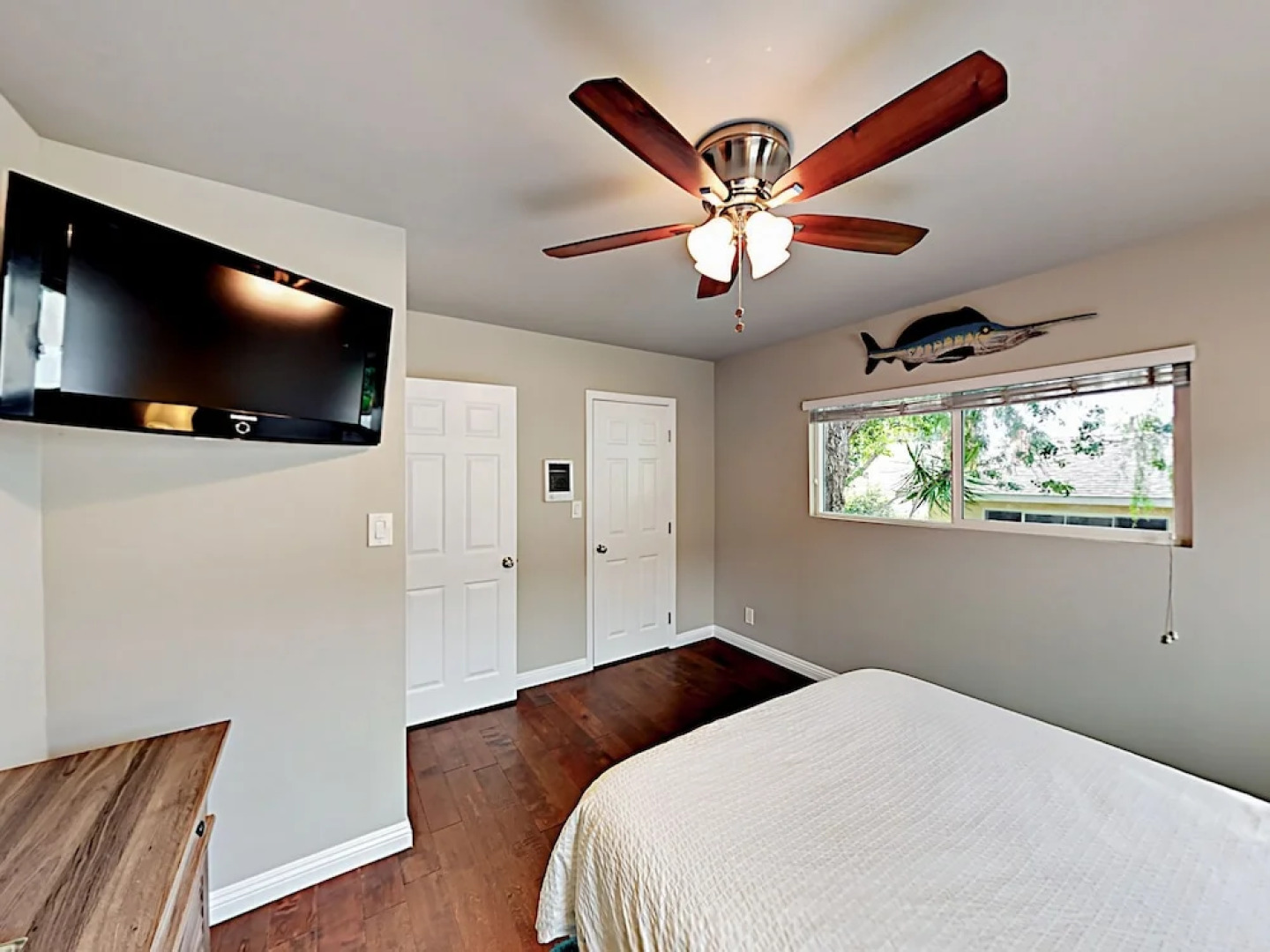 Bright 3BR Main Street El Segundo by RedAwning