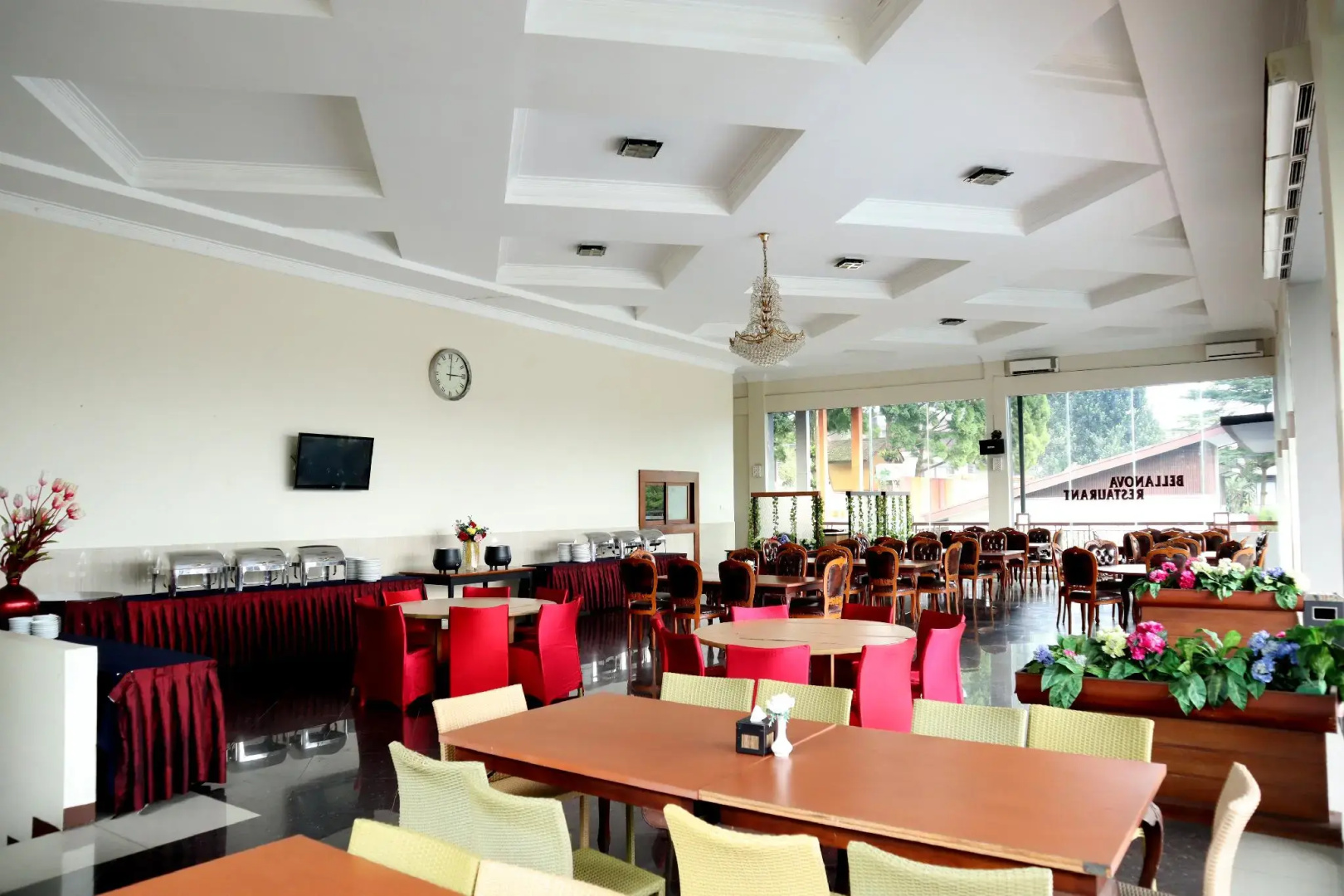 Grand Ussu Hotel & Convention