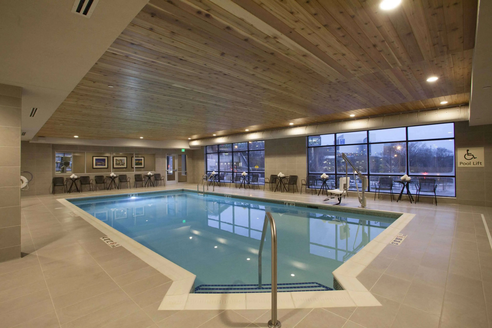 Hampton Inn & Suites Downtown St. Paul