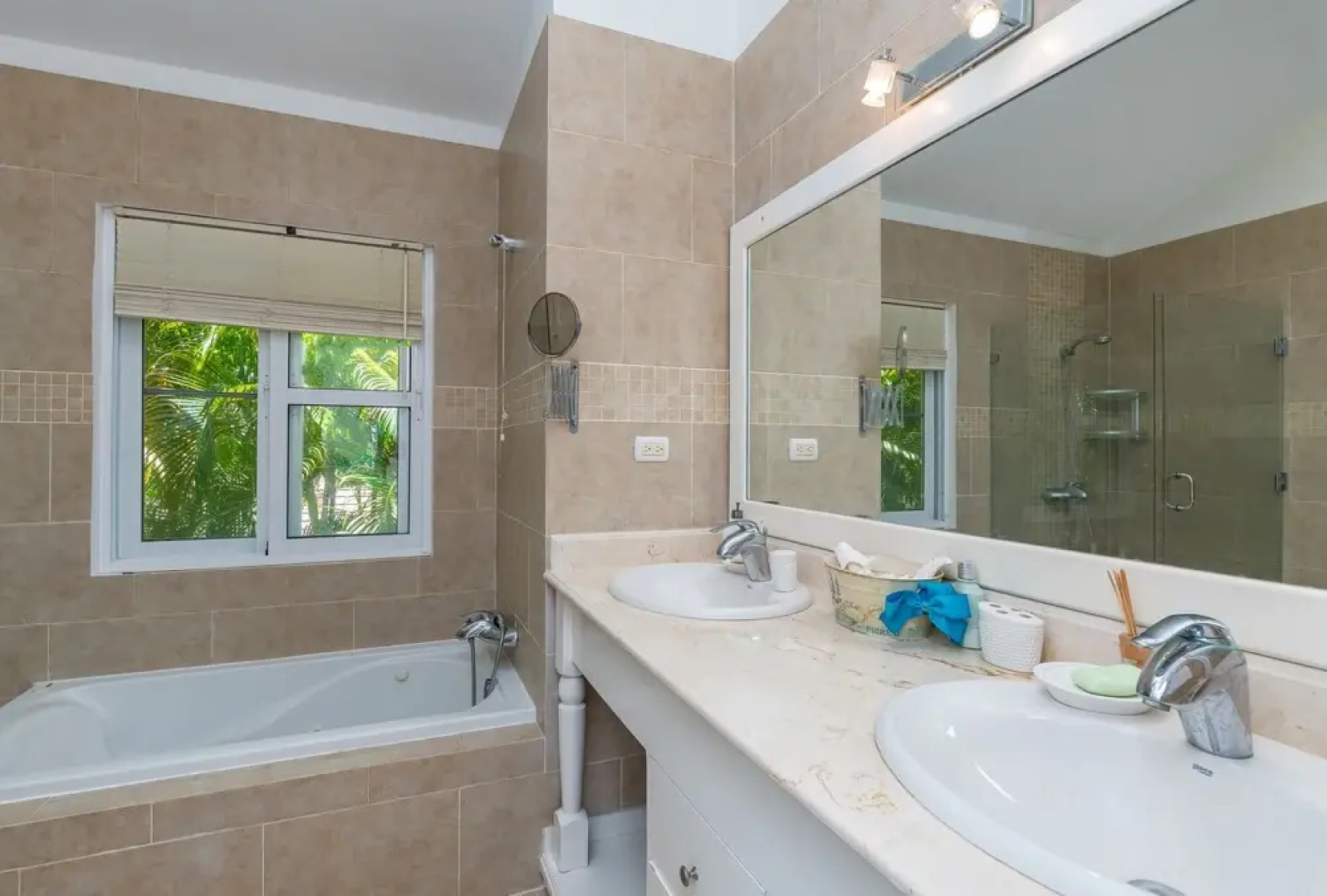 5-star villa near Playa Blanca Beach