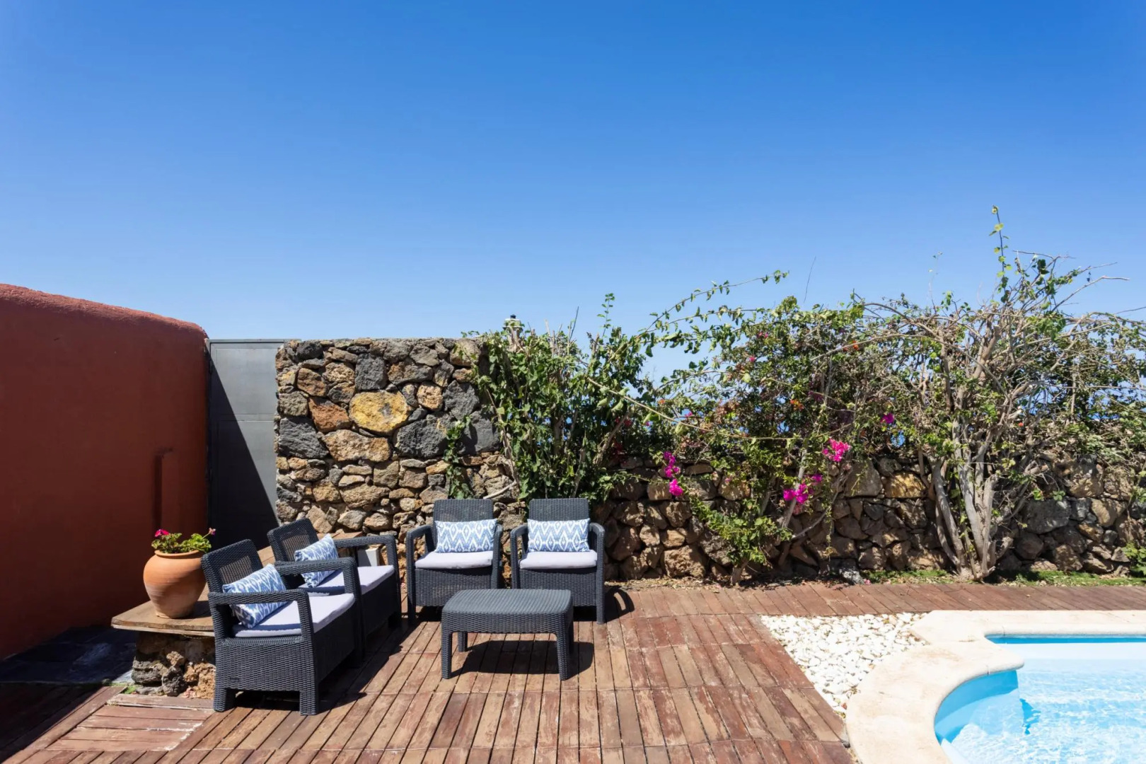 Home2Book Stunning Villa Raquel, Pool & View