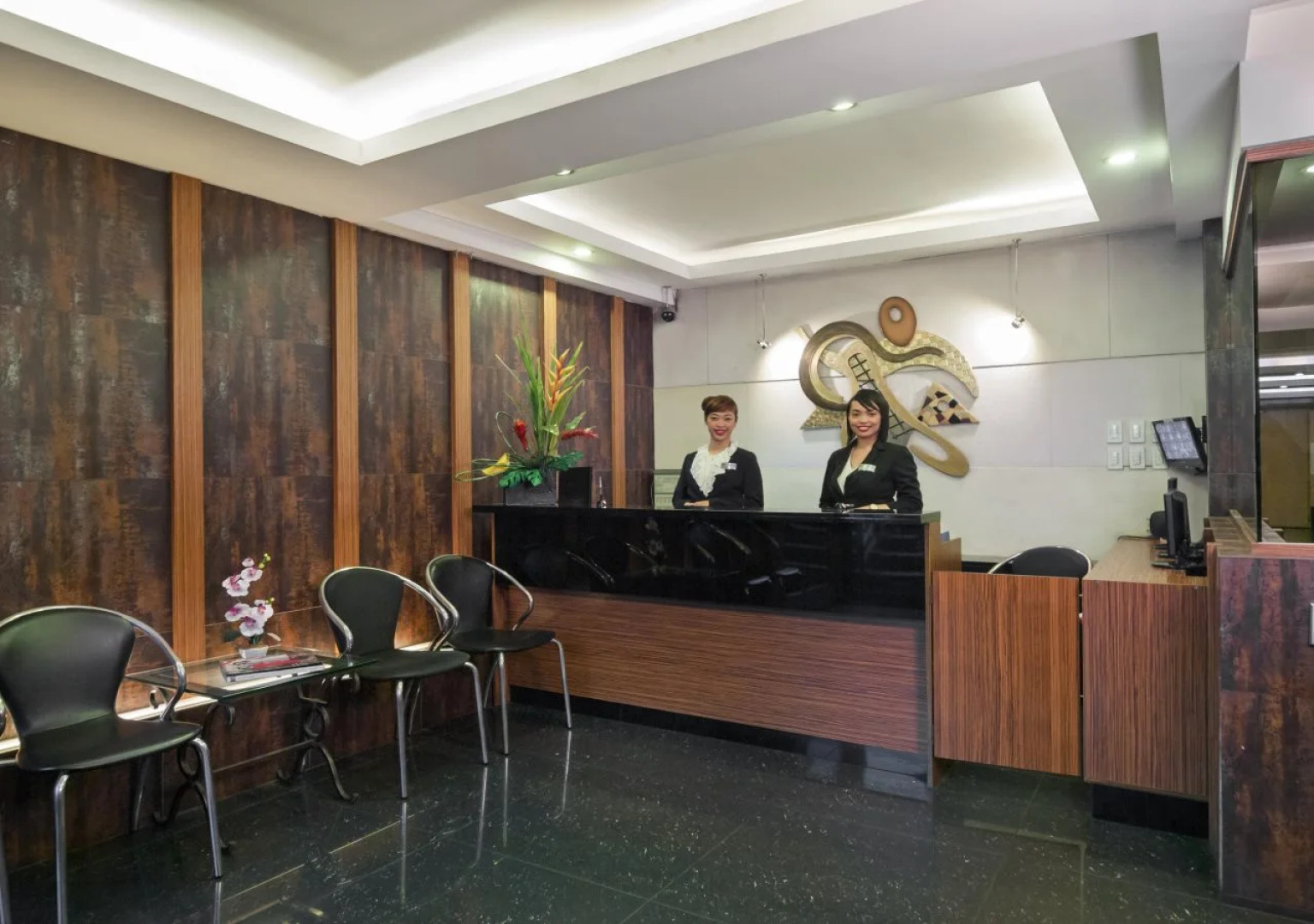 Shaw Residenza Suites