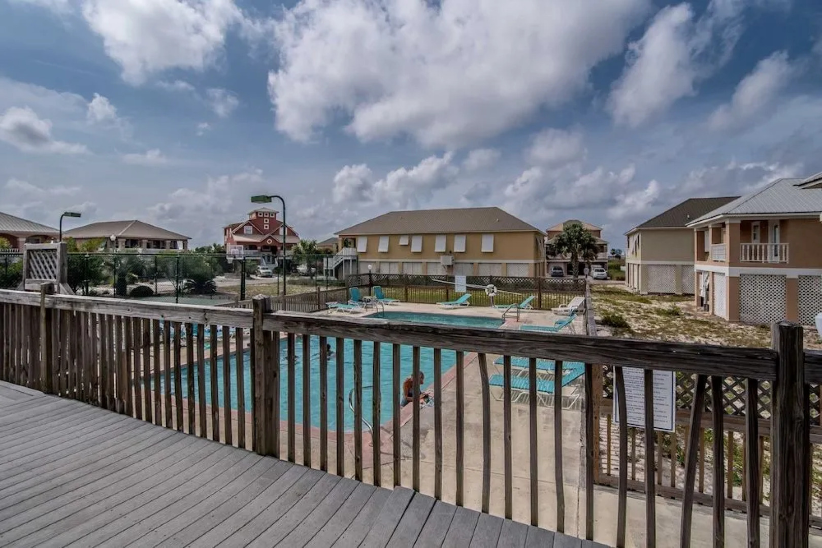 Sandy Toes 4 Bedroom Home by RedAwning