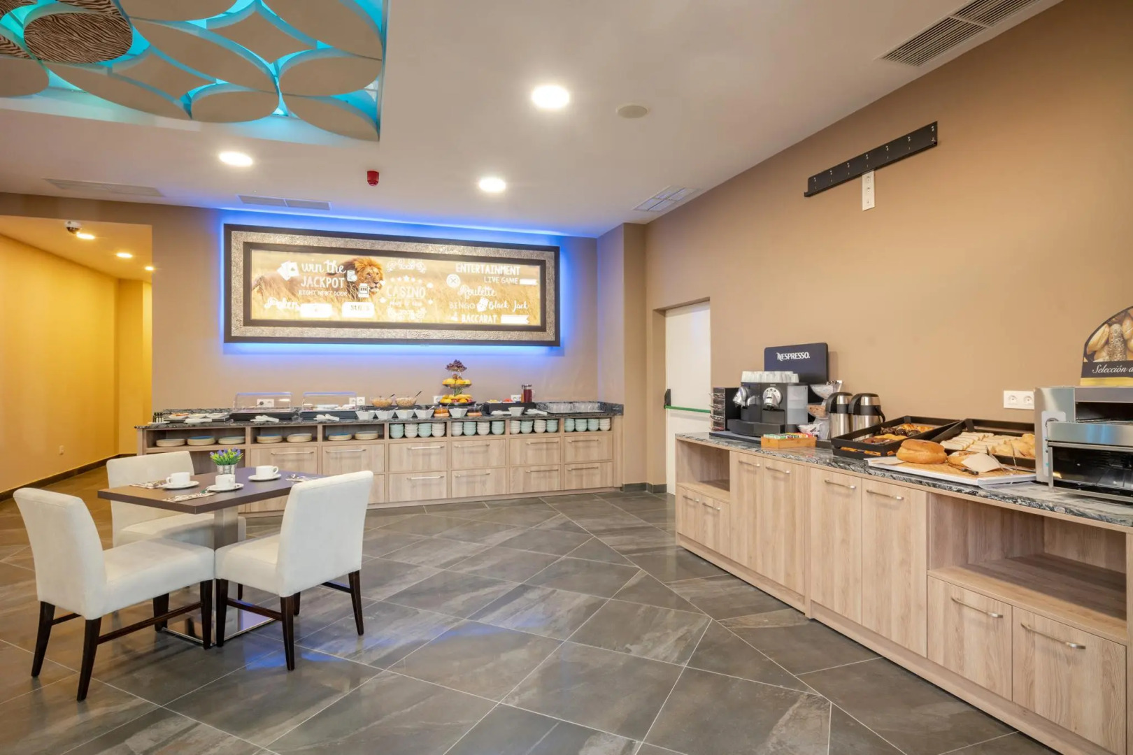 Hotel Admiral Casino & Lodge