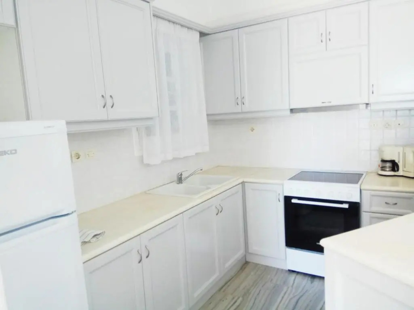 Nicos Studios & Apartments