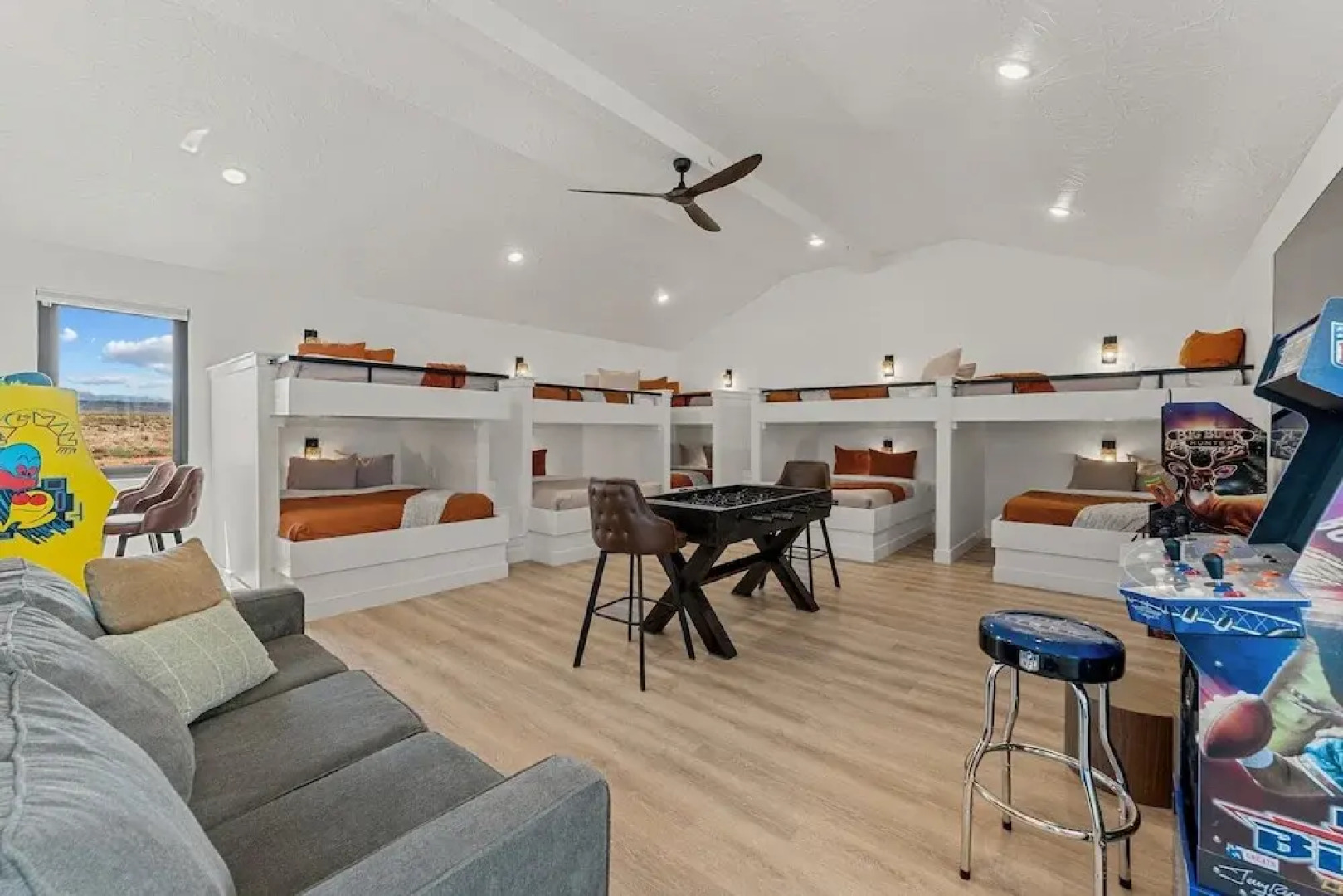 Desert Jewel With Private Gym And Pool 4 Bedroom Townhouse