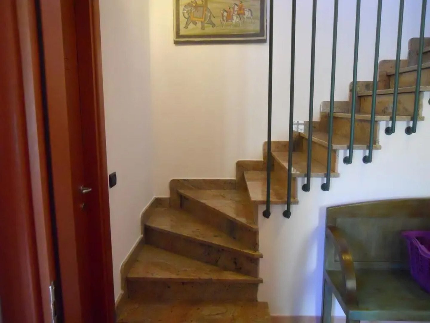 Artistika Golden Apartment