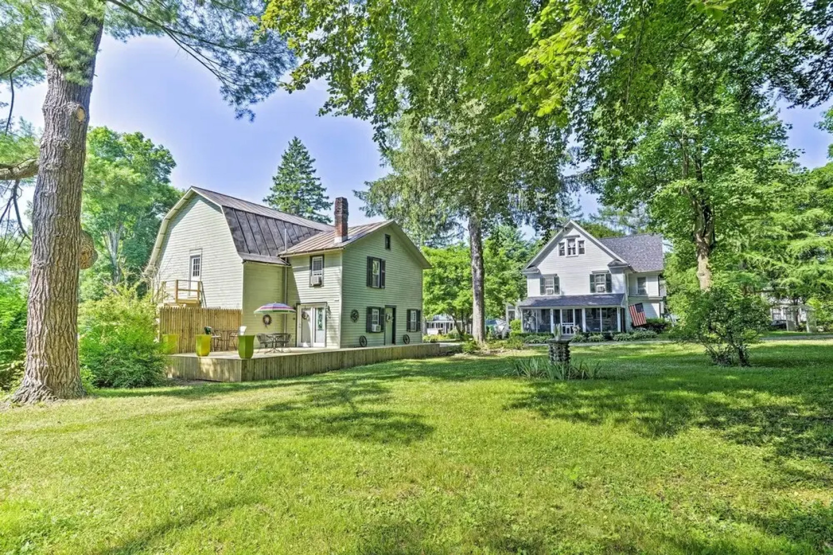 Walk to Eats: Mtn-view Hammondsport Hideaway!