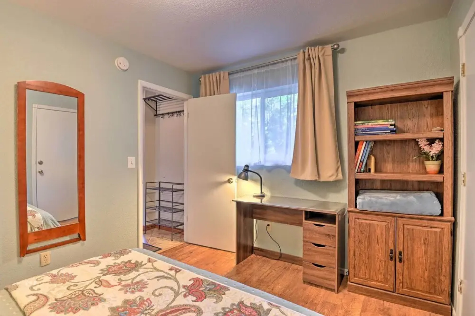 Flagstaff Retreat w/ Large Yard, Balcony & Views!